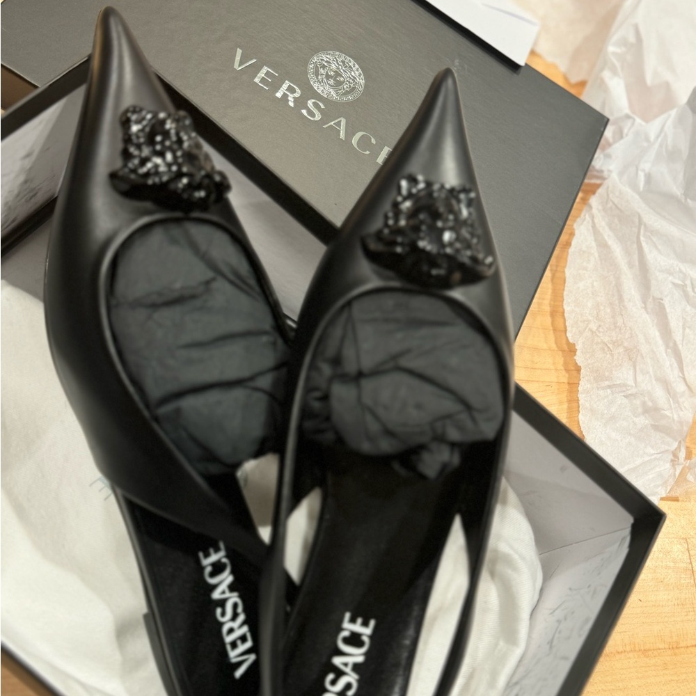 Versace La Medusa Leather Slingback Flat - Picture 6 of 6